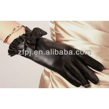 lady's winter docorating gloves leather
